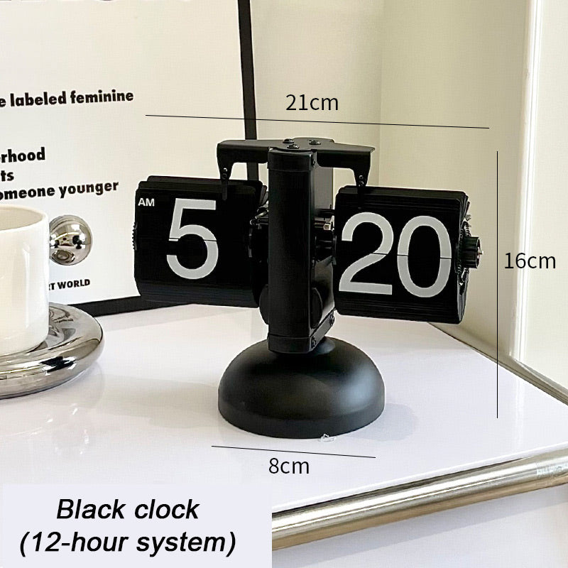 Moderne digitale mechanische Retro-Klappuhr mit internem Zahnradantrieb